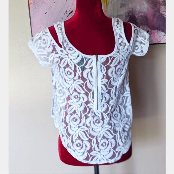 Wet Seal White Lace Cold Shoulder Crop Top Size Medium - Picture 3 of 5